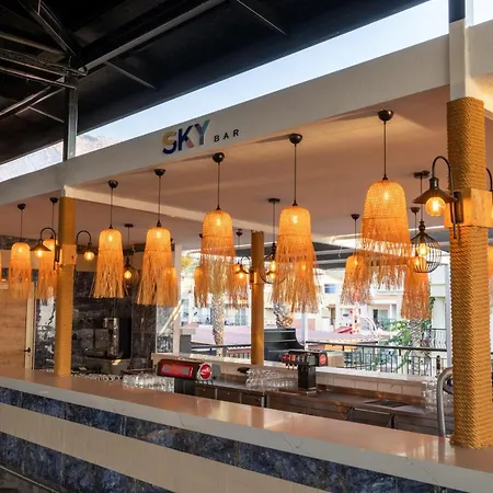 水晶灵气海滩度假酒店 5*