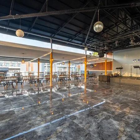 水晶灵气海滩度假酒店